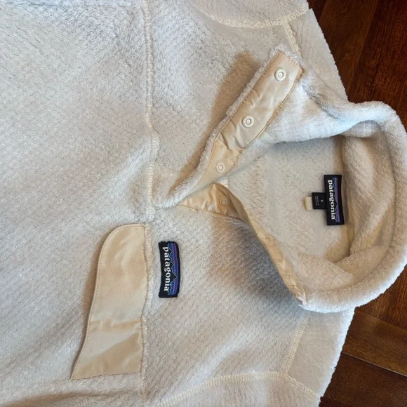 Patagonia Off-White Fleece Pullover - Picture 5 of 12